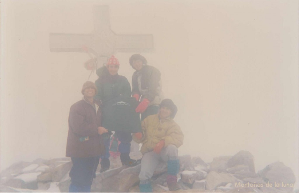 Paco, Joaquín, Manolo Cano y Jesús Andújar en la cima del Aneto, 3.404 mts.